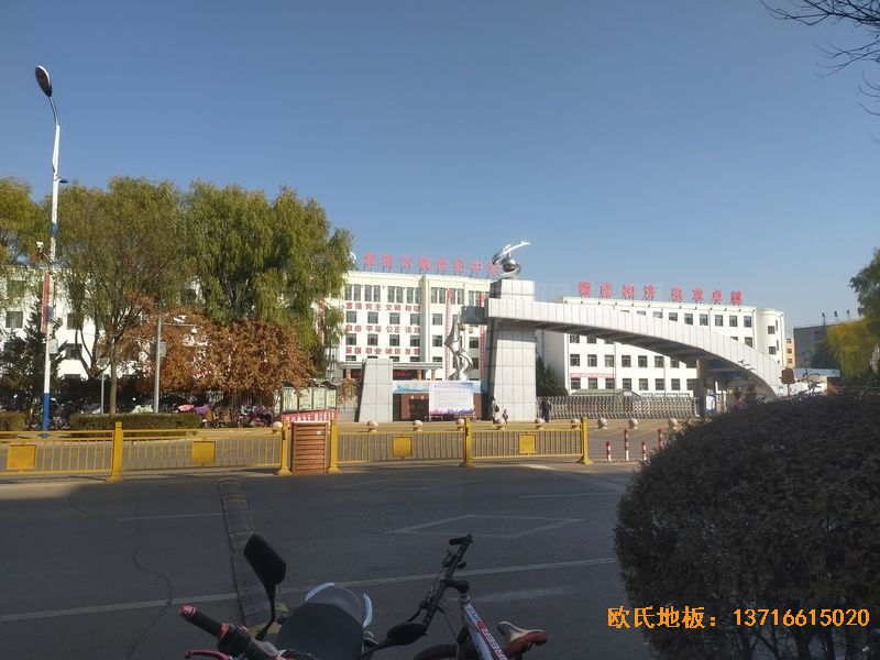 鄂爾多斯準格爾旗世紀中學(xué)體育地板安裝案例